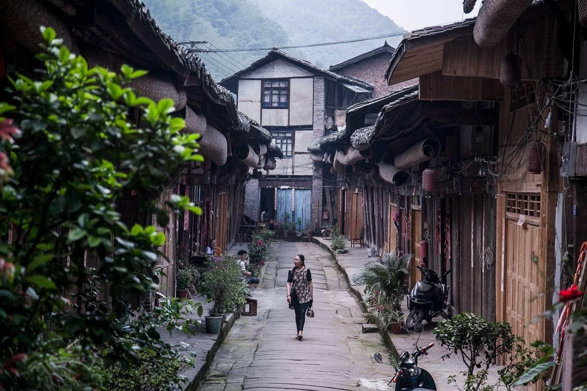 探秘以前坐火车遇到过一个江西井冈山的女生。我没有跟她打招呼。错过了?很难遇见她了。内心难过怎么办——连接您与知识的明星平台